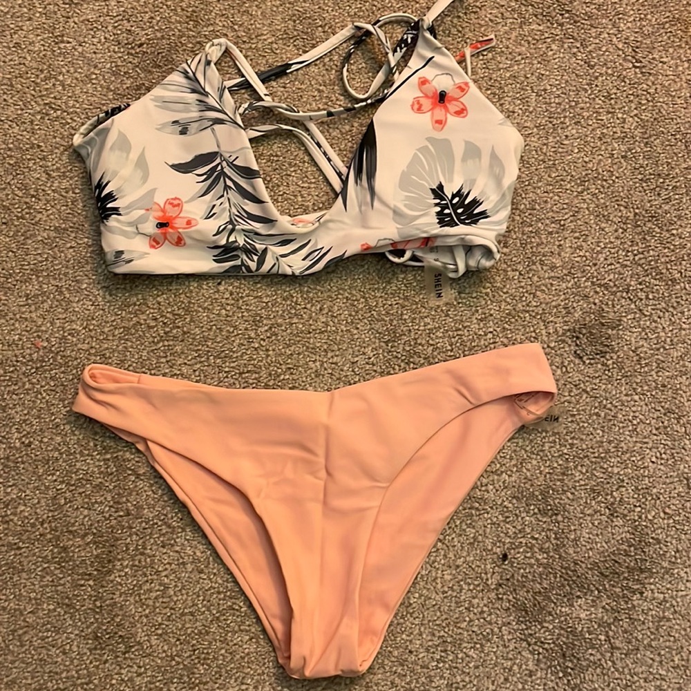 Shein women’s bikini size small, pink bottoms, floral top